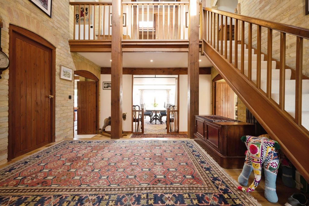 Property photo 2 of 30 Hall