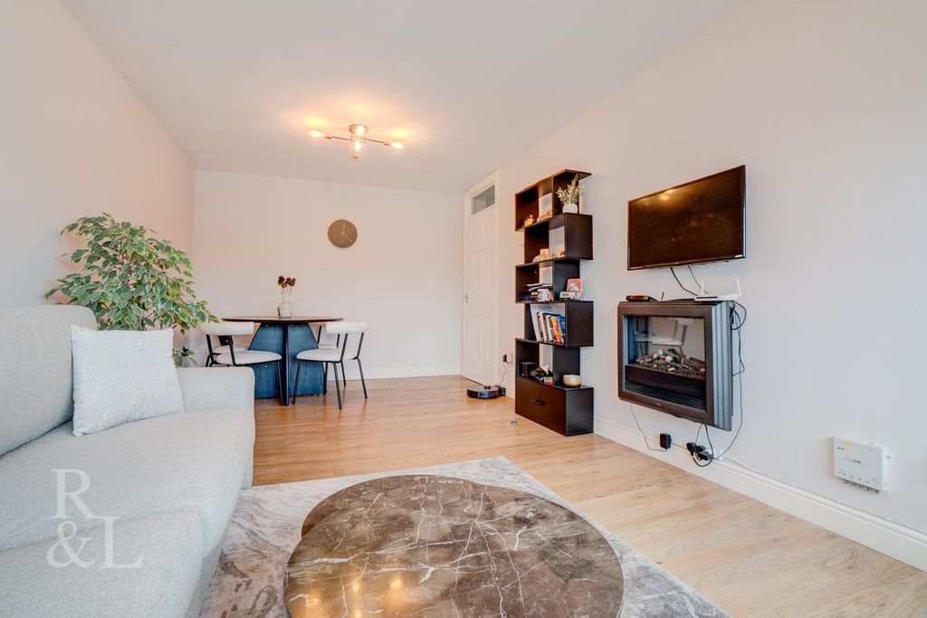 Property photo 3 of 11 Batched  (9).Jpg