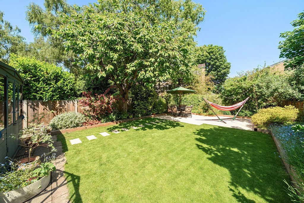 Property photo 3 of 14 Private Garden