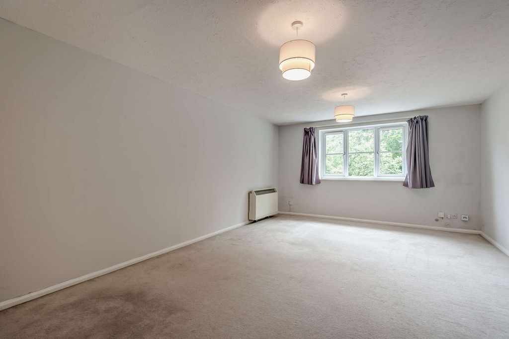 Property photo 2 of 22
