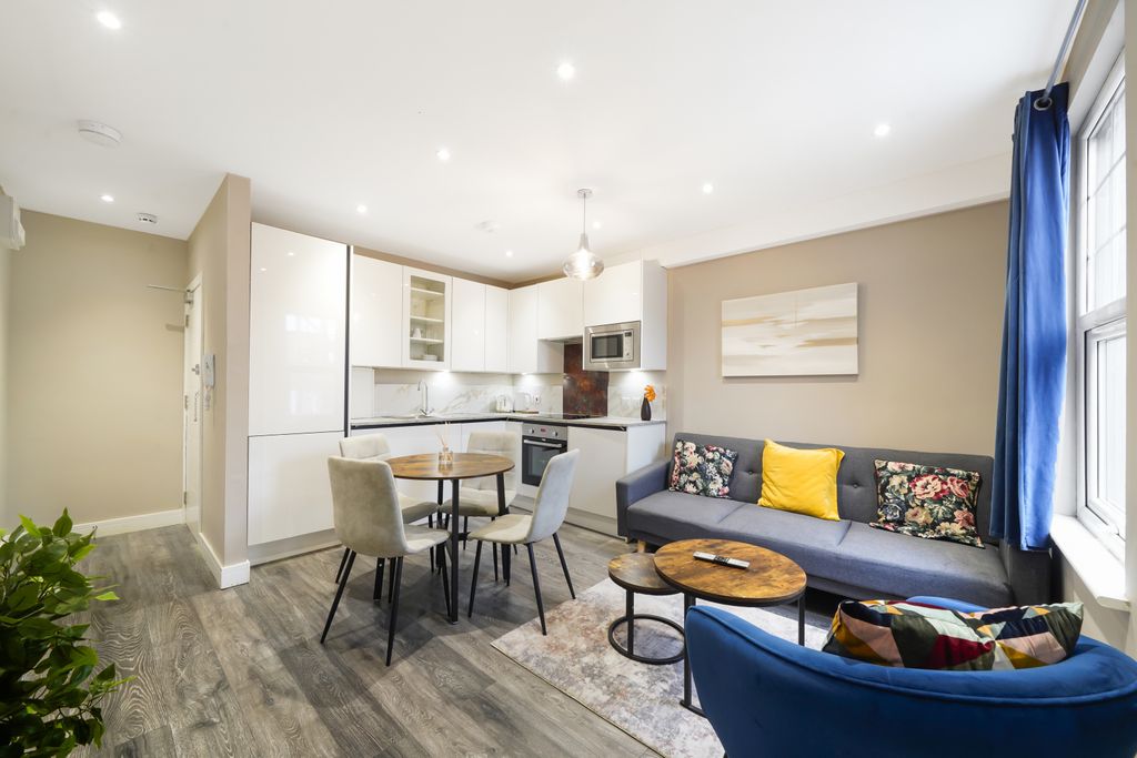 Property photo 1 of 12 2-Bed Turn-Key Apartment For Sale In Richmond | Near Mortlake Station