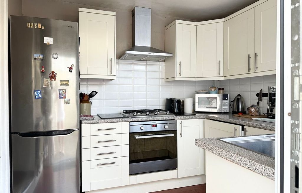 Property photo 2 of 8 Picture 2