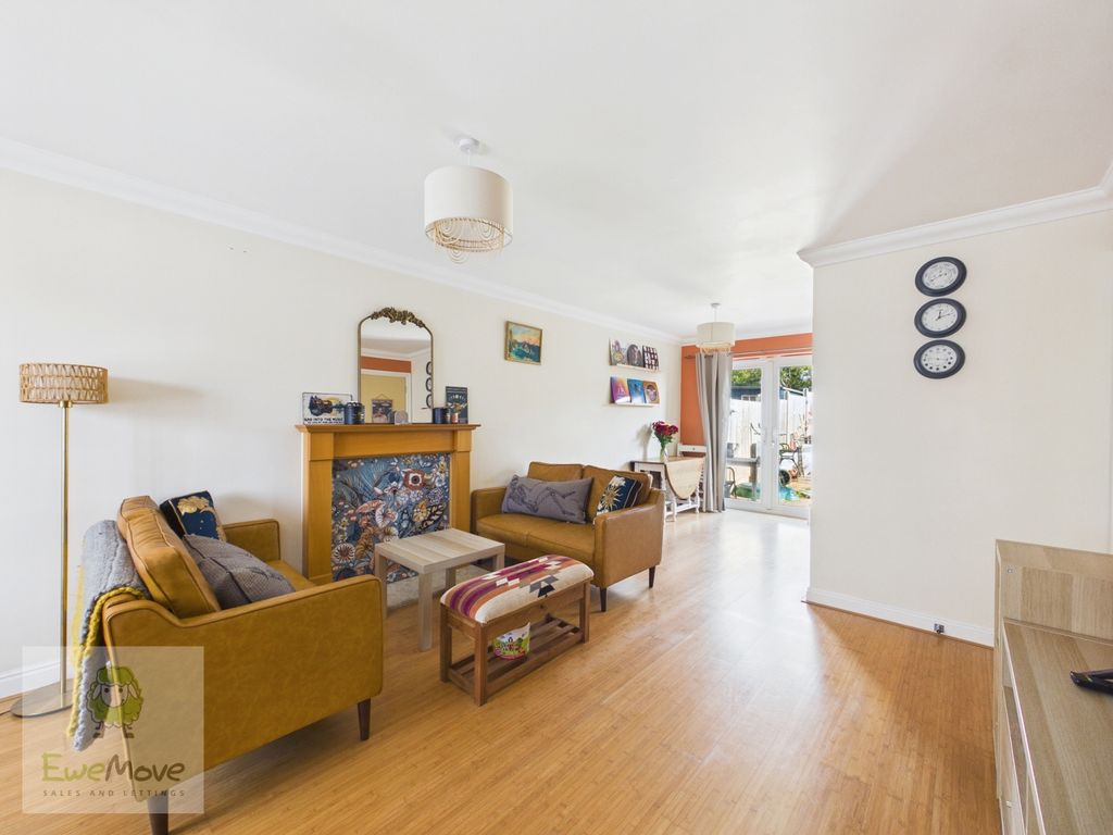 Property photo 3 of 14 Living Dining Room