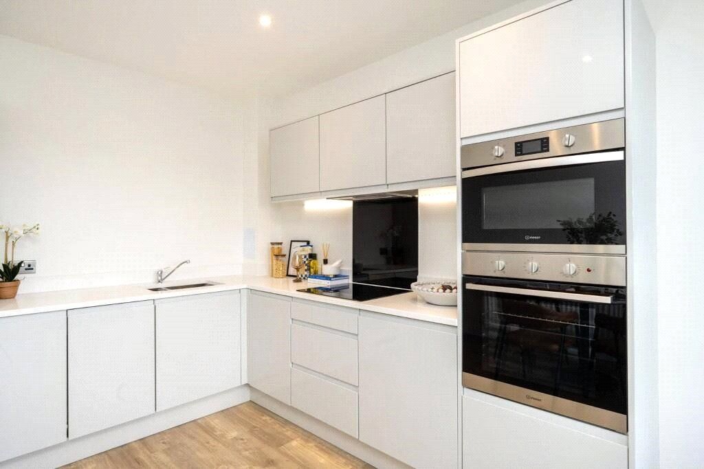 Property photo 1 of 20 Kitchen