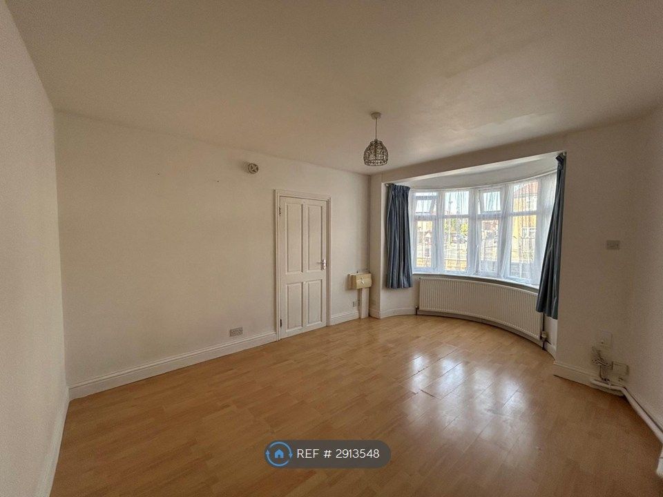 Property photo 1 of 5 Front Room