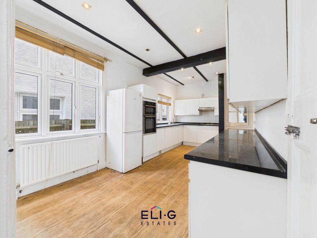 Property photo 3 of 17 Gallery