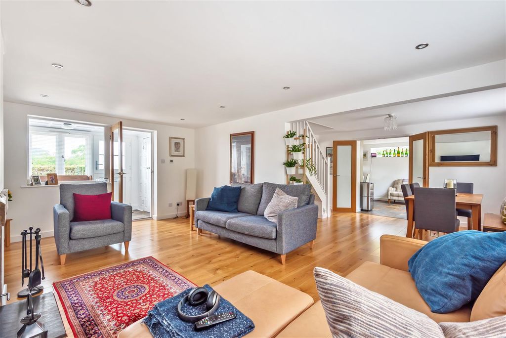 Property photo 3 of 16 16