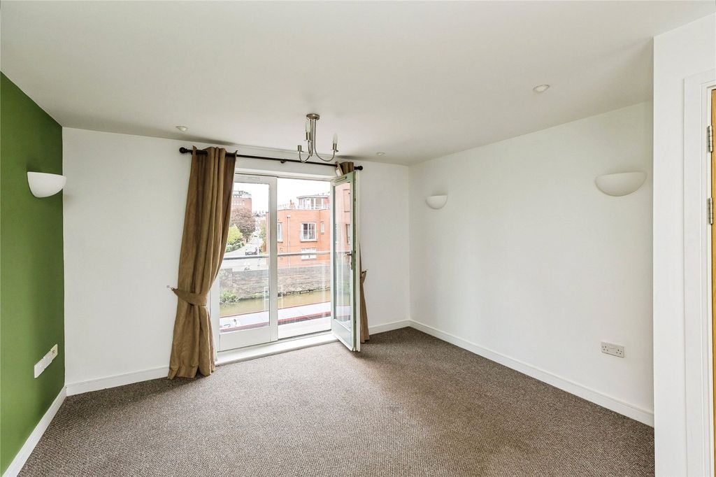 Property photo 2 of 13 Picture No. 10