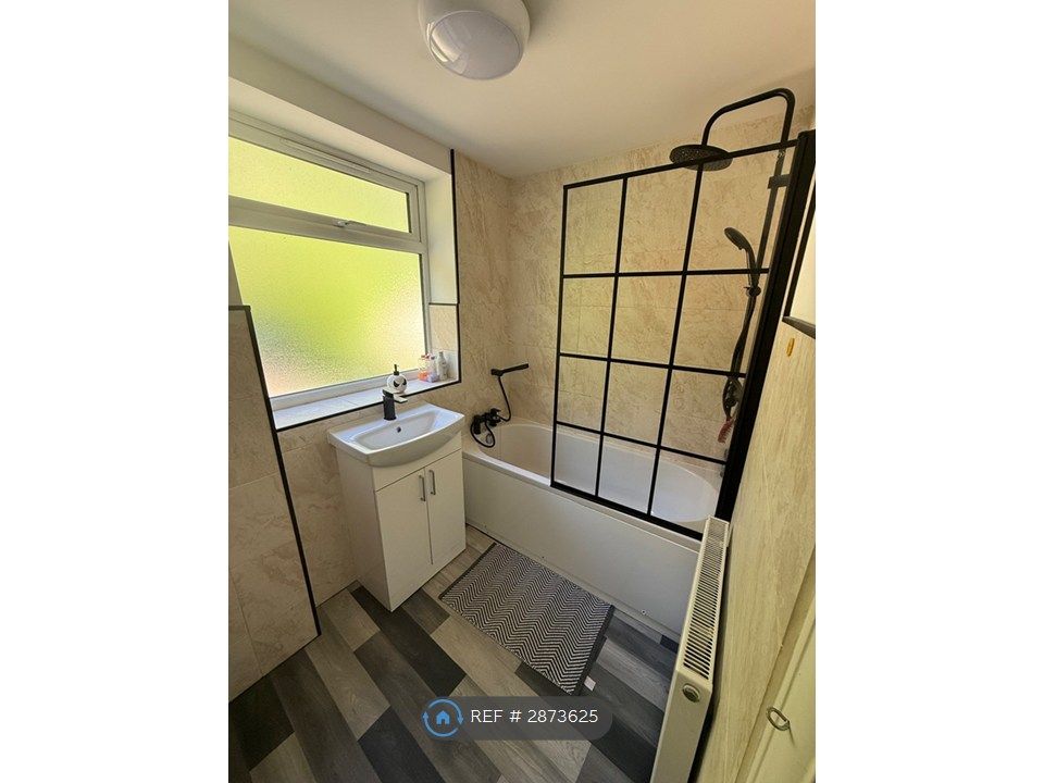 Property photo 3 of 7 Bathroom