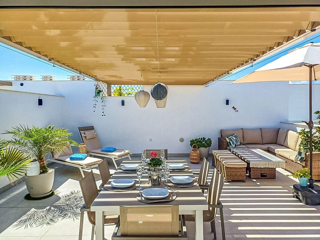 Property photo 2 of 33