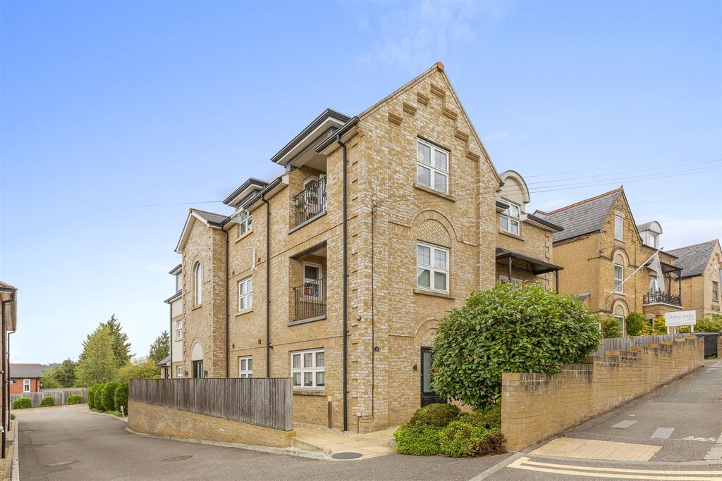 Property photo 1 of 13 Flat 9, 15 Priory Road, Hp13 6Sl-13.Jpg