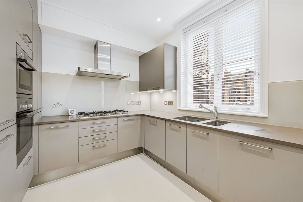 Property photo 3 of 18 Picture No. 08