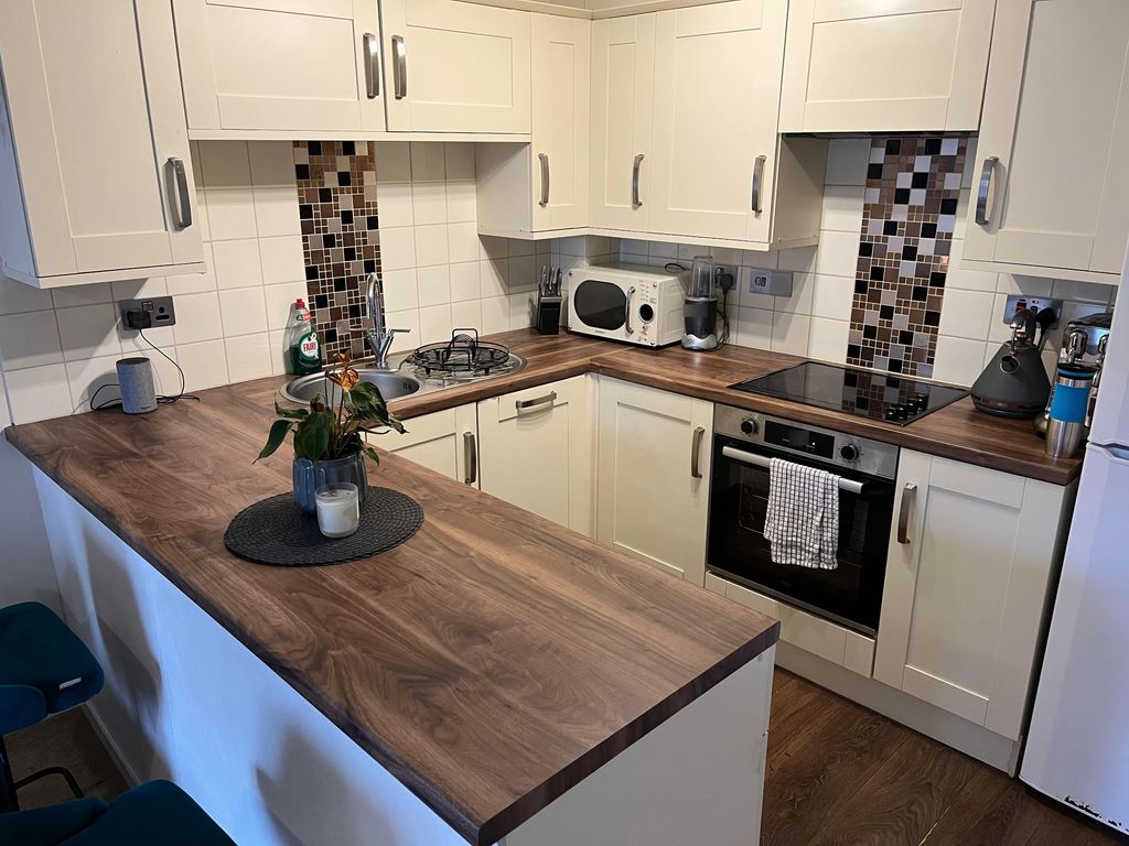 Property photo 3 of 8 Photo 2