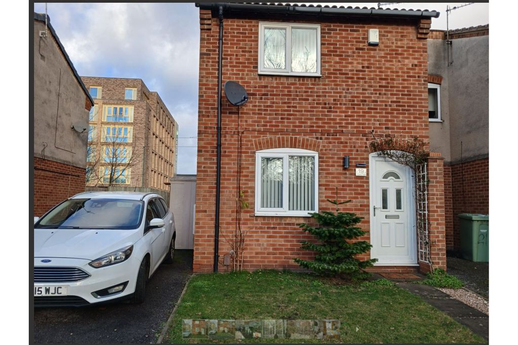 Property photo 1 of 18