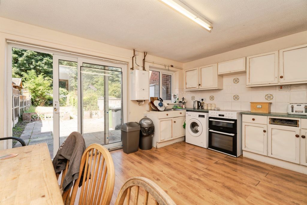 Property photo 3 of 28