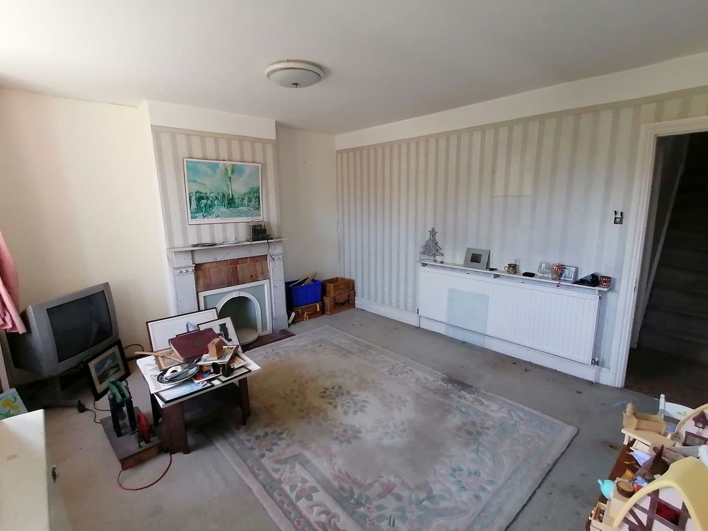 Property photo 3 of 18