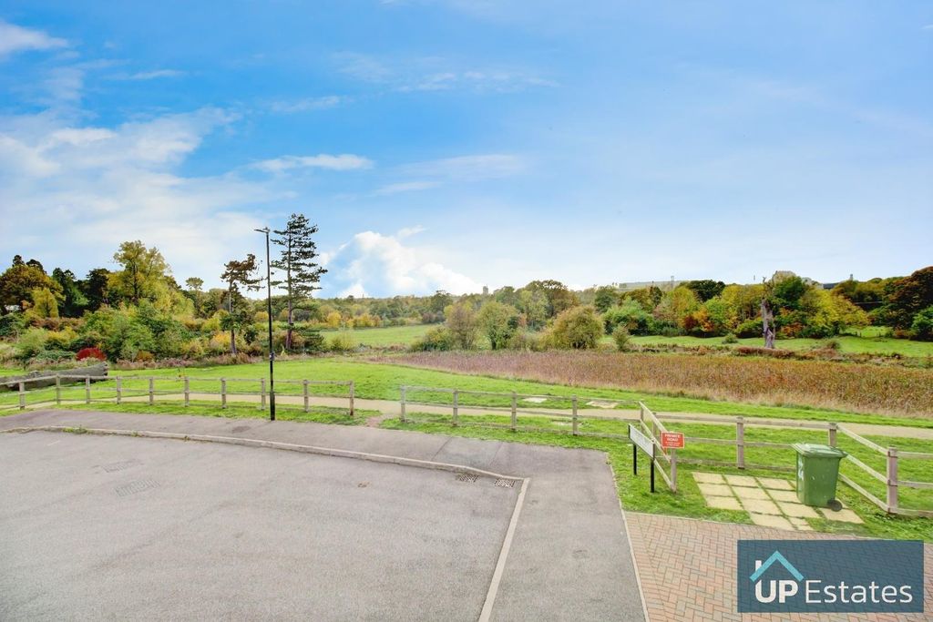 Property photo 2 of 36