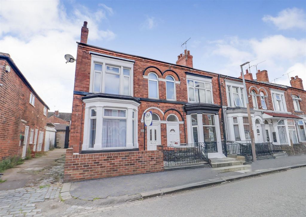 Property photo 1 of 29 3Lawfs.Jpg