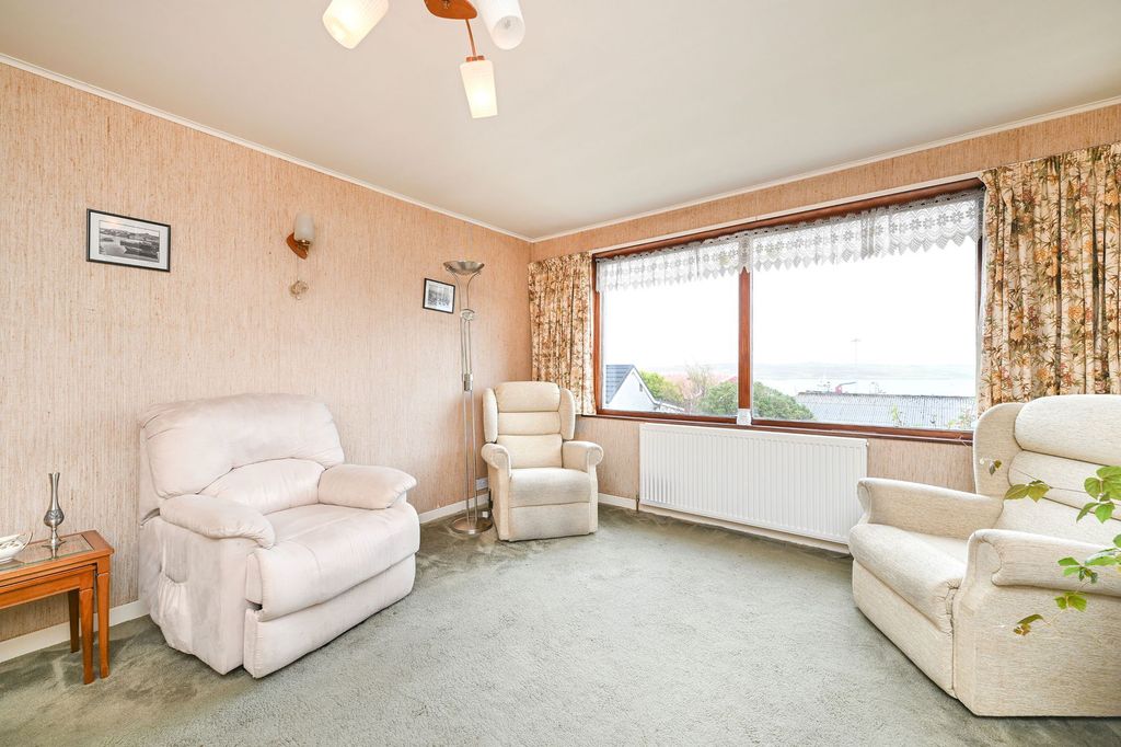 Property photo 3 of 38