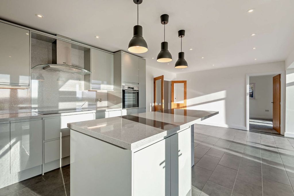 Property photo 3 of 32 Kitchen