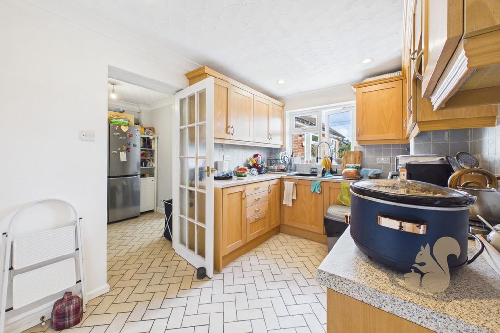 Property photo 2 of 18 Kitchen