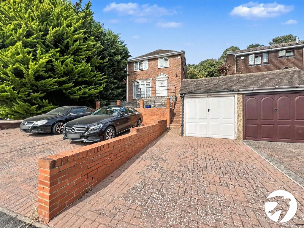 Property photo 1 of 24 Garage