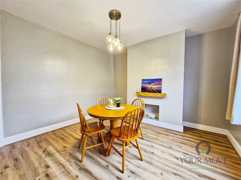 Property photo 2 of 21 Dining Room