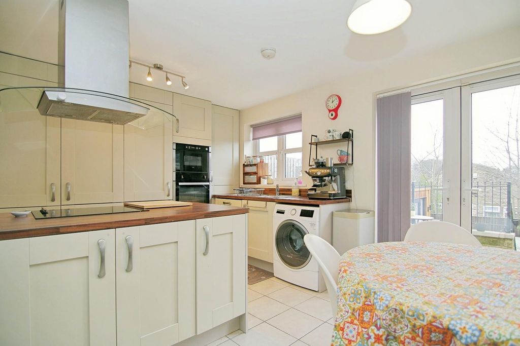 Property photo 2 of 22 Kitchen Diner