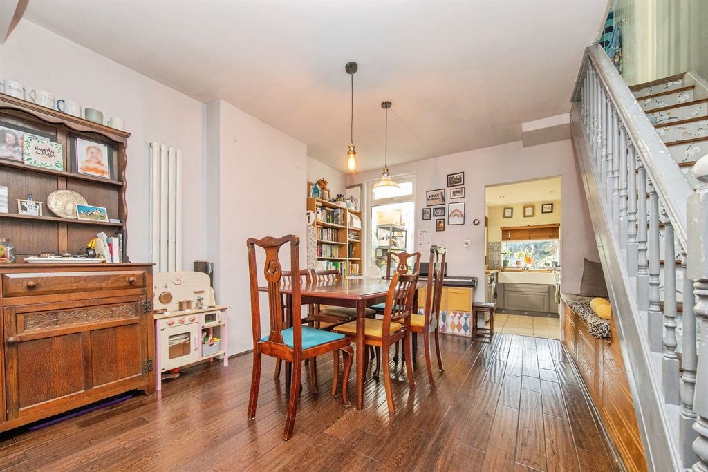 Property photo 3 of 19