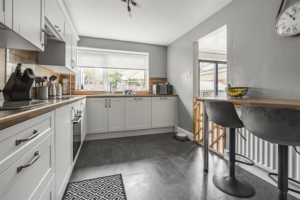 Property photo 2 of 15 Kitchen