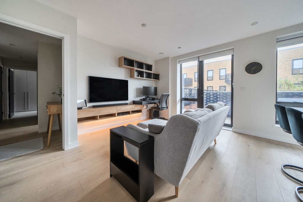 Property photo 2 of 21 1-6A27495500Cdf-1...