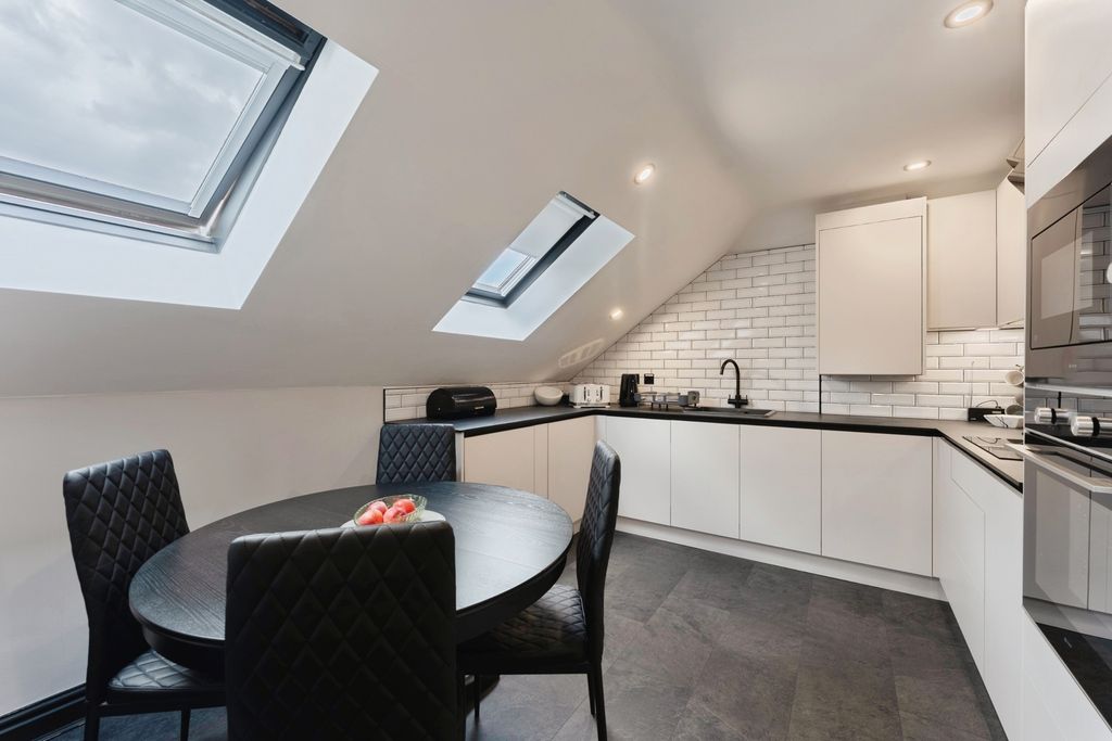 Property photo 2 of 14 Pbox-Img.Jpg