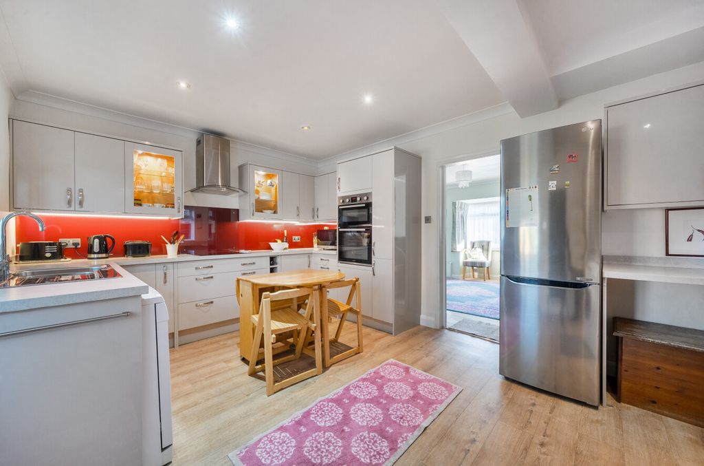 Property photo 3 of 29 1383417-31-69207c...