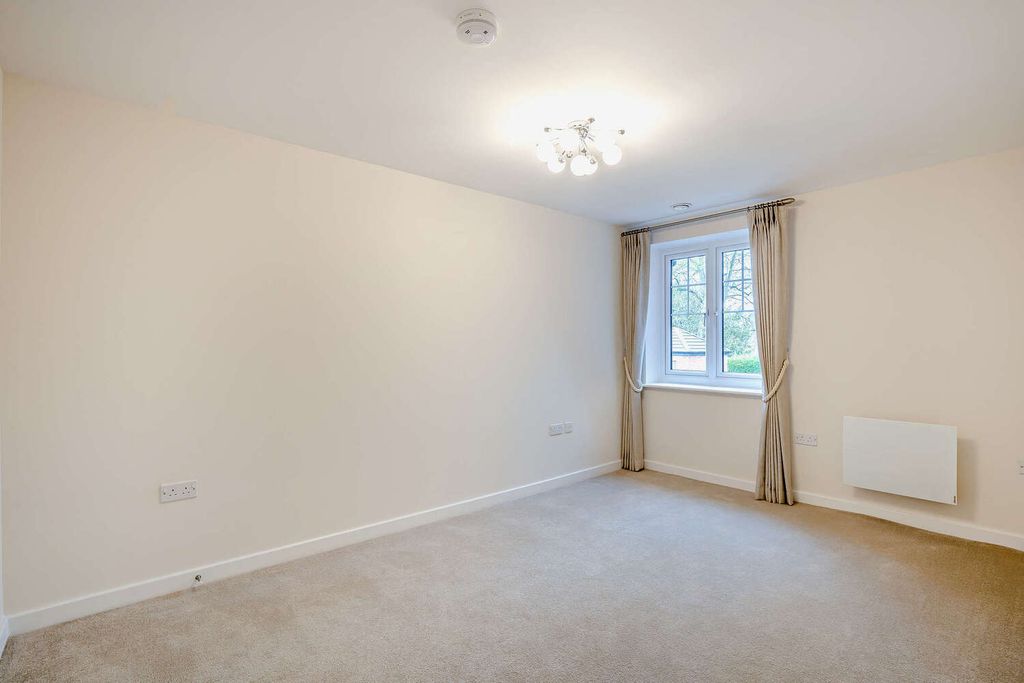 Property photo 2 of 13 Bedroom