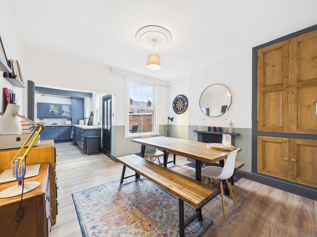 Property photo 3 of 20 Dining Room