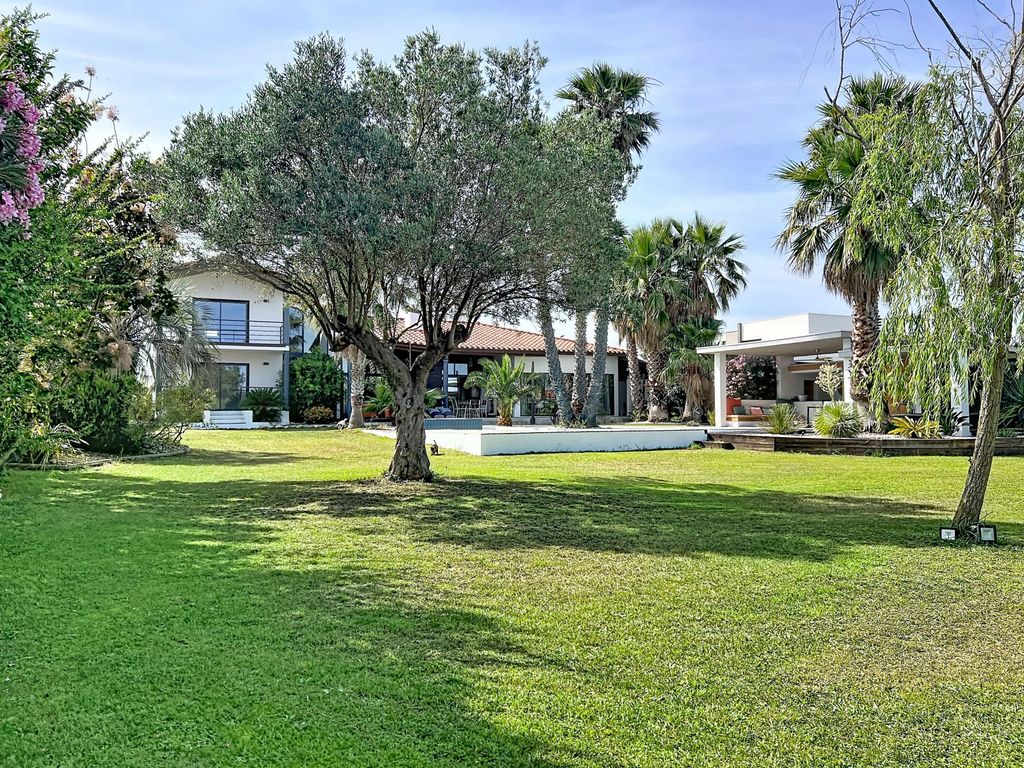 Property photo 1 of 26 Main Exterior View