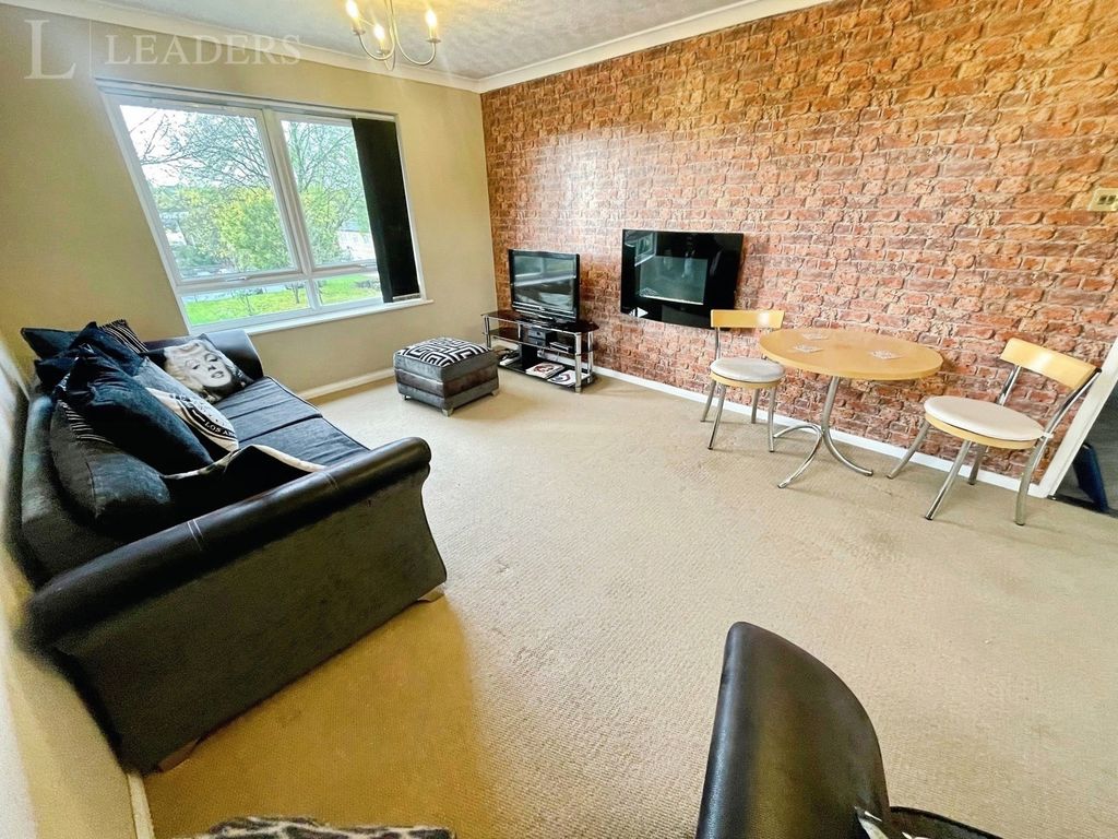 Property photo 2 of 8 Pbox-Img.Jpg