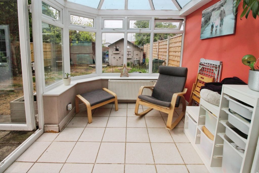Property photo 3 of 12 Conservatory