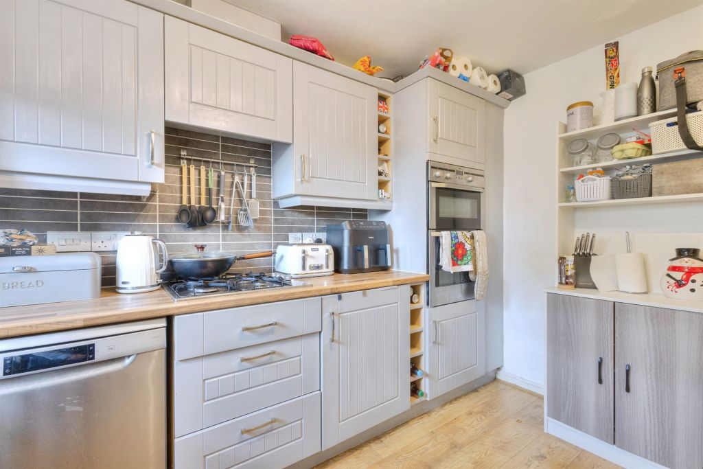 Property photo 3 of 18