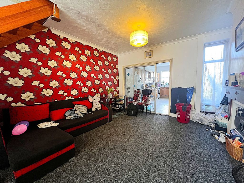 Property photo 3 of 4 Picture No. 01