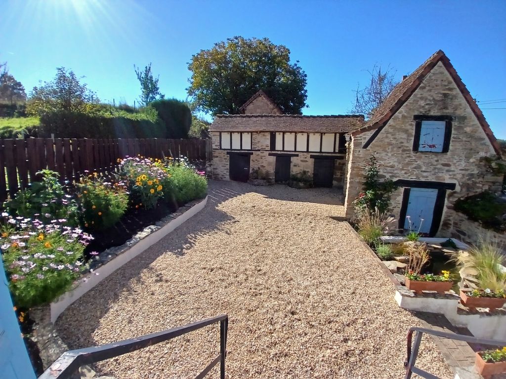 Property photo 1 of 18