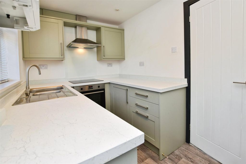 Property photo 2 of 12 Ece6614d-Kitchen 20Bb.Jpg