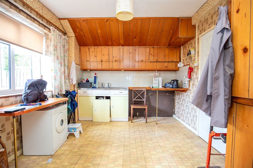 Property photo 2 of 19 Picture No. 10