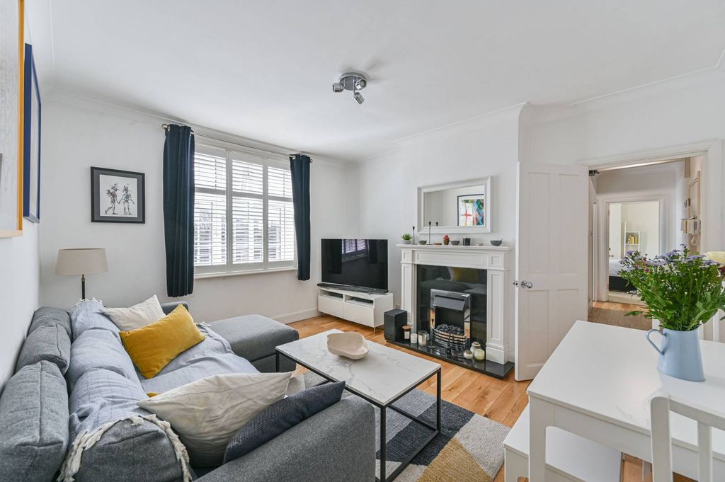 Property photo 2 of 8