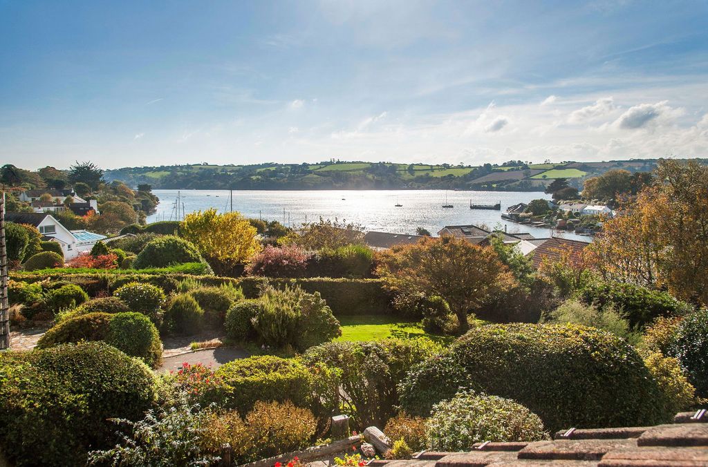 Property photo 3 of 18