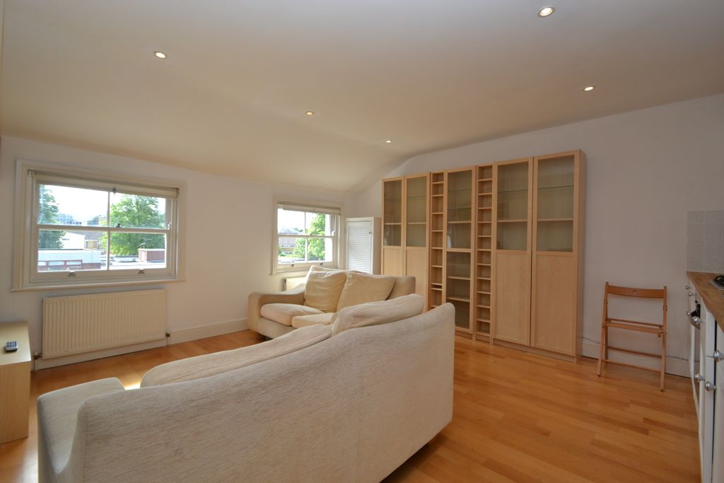 Property photo 3 of 6