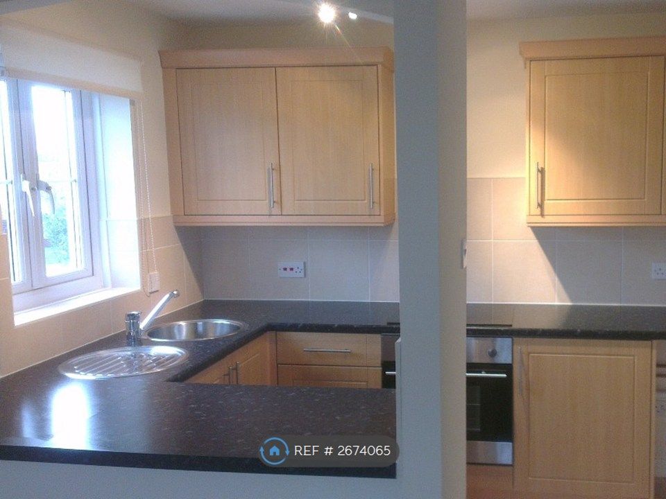 Property photo 2 of 5 Kitchen