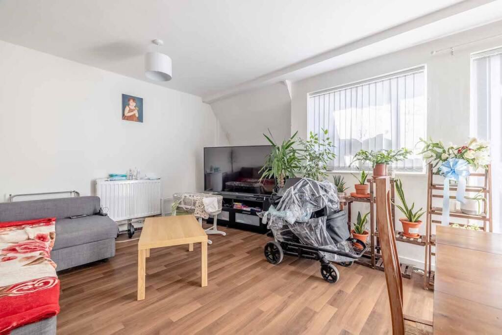 Property photo 3 of 10