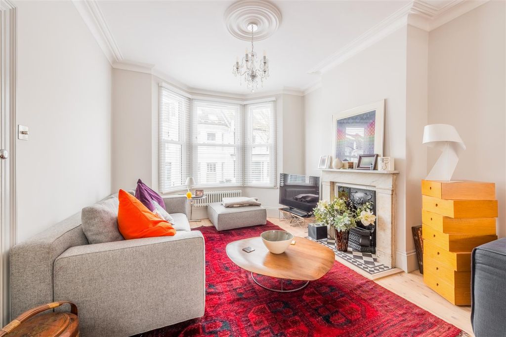 Property photo 2 of 19 35 Coventry Street-6.Jpg