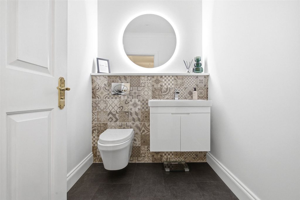 Additional image 21 of 2 bed flat for saleVictoria Place, Stirling, Stirlingshire FK8